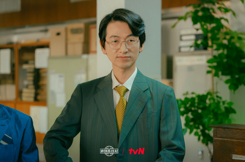 Kim Song Il di drama Typhoon Family