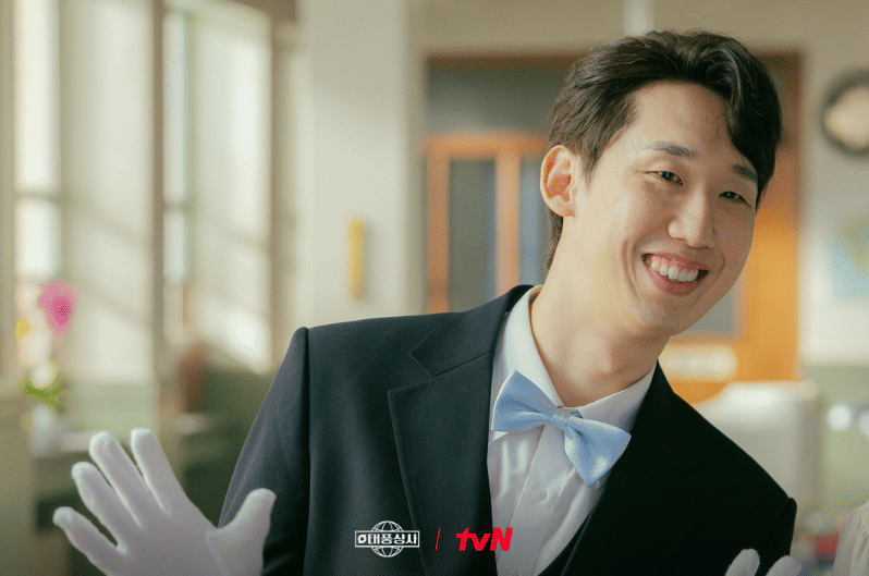 Lee Sang Jin di drama Typhoon Family