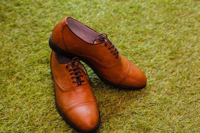 ilustrasi sepatu full grain leather 