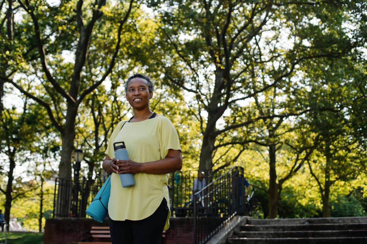 ilustrasi tumbler dengan handle