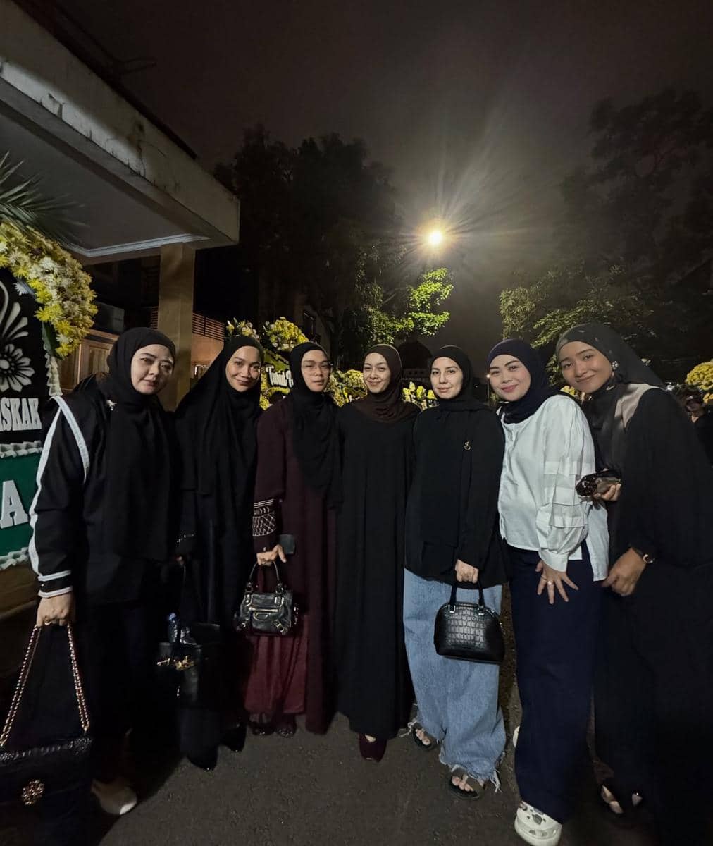 artis melayat di rumah duka Gary Iskak