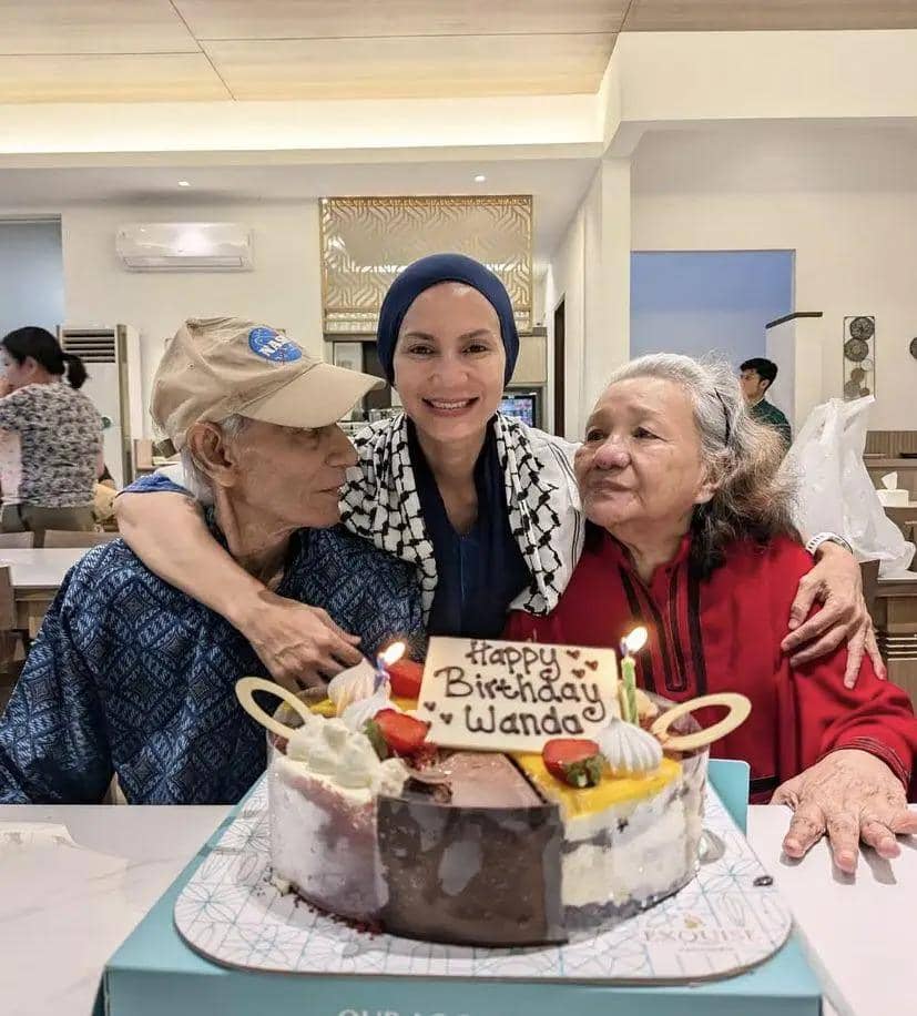 orangtua artis meninggal di 2025