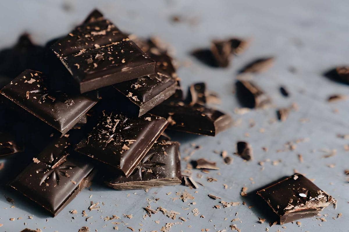 ilustrasi dark chocolate