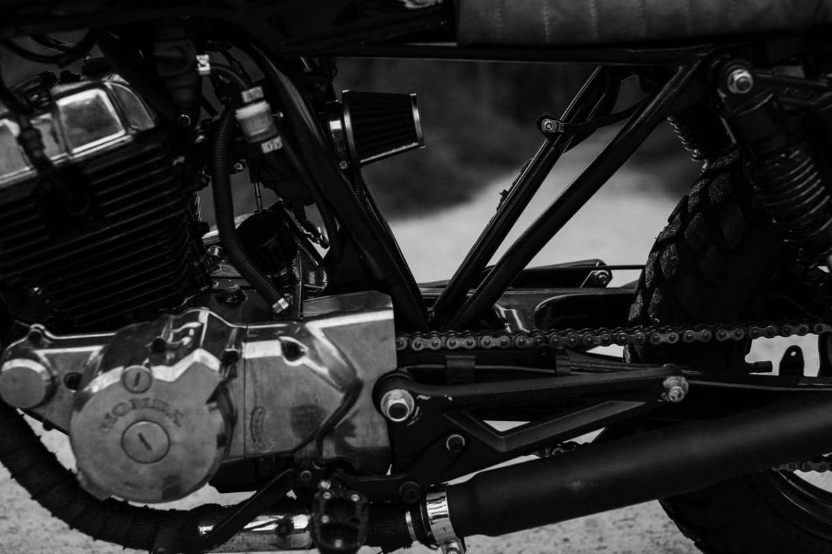 Gambar ilustrasi mesin motor cb 100