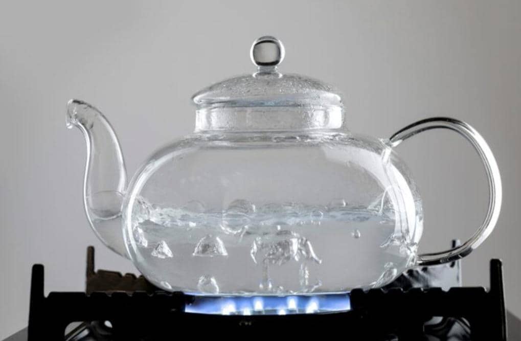 ilustrasi air panas (freepik.com/freepik)