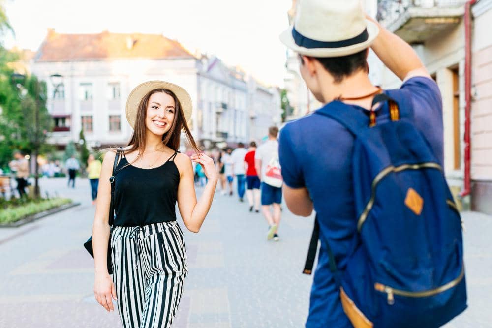 Ilustrasi menikmati liburan