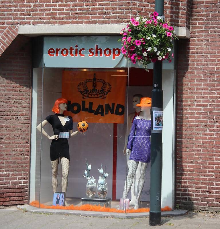 Potret toko baju di Baarle-Nassau