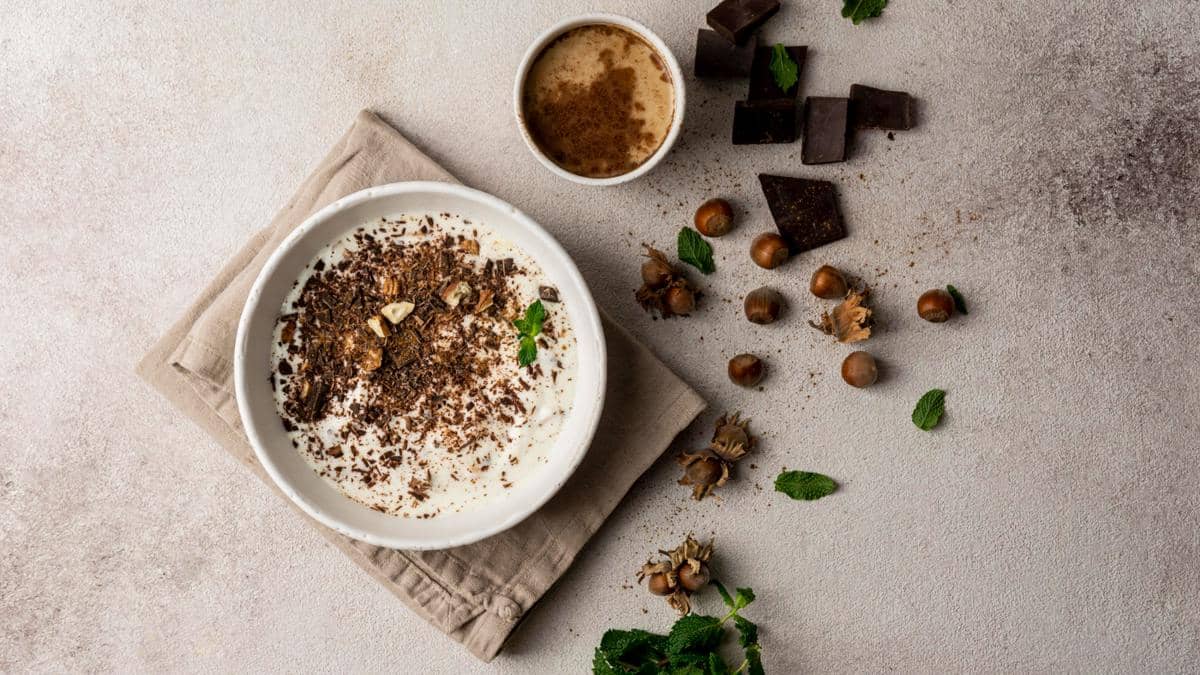 ilustrasi tiramisu smoothie bowl