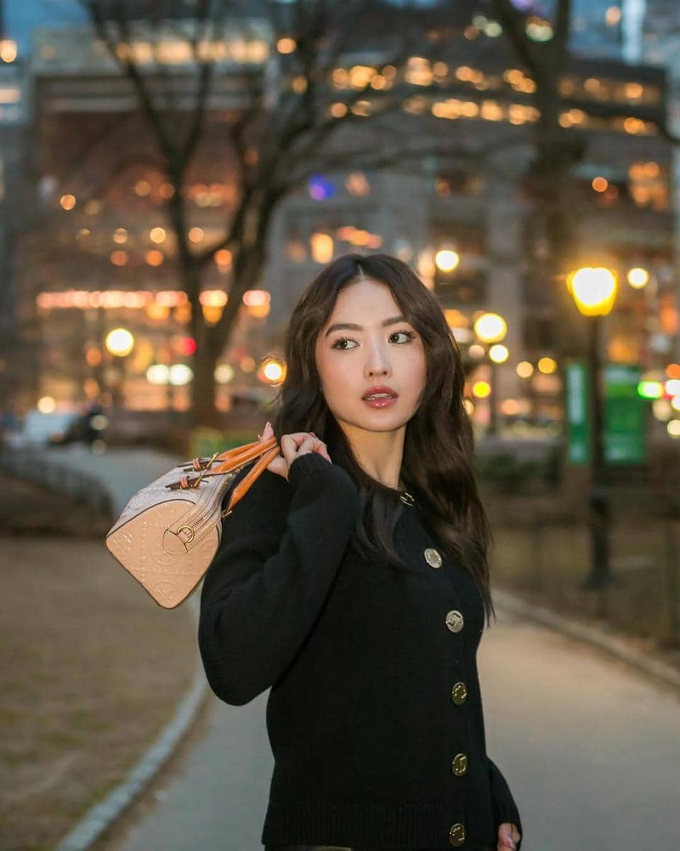 inspirasi makeup natural untuk kuliah ala Natasha Wilona 