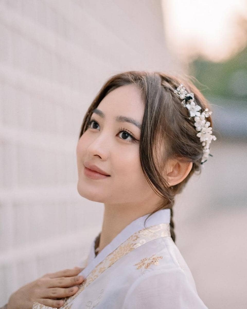 inspirasi makeup natural untuk kuliah ala Natasha Wilona