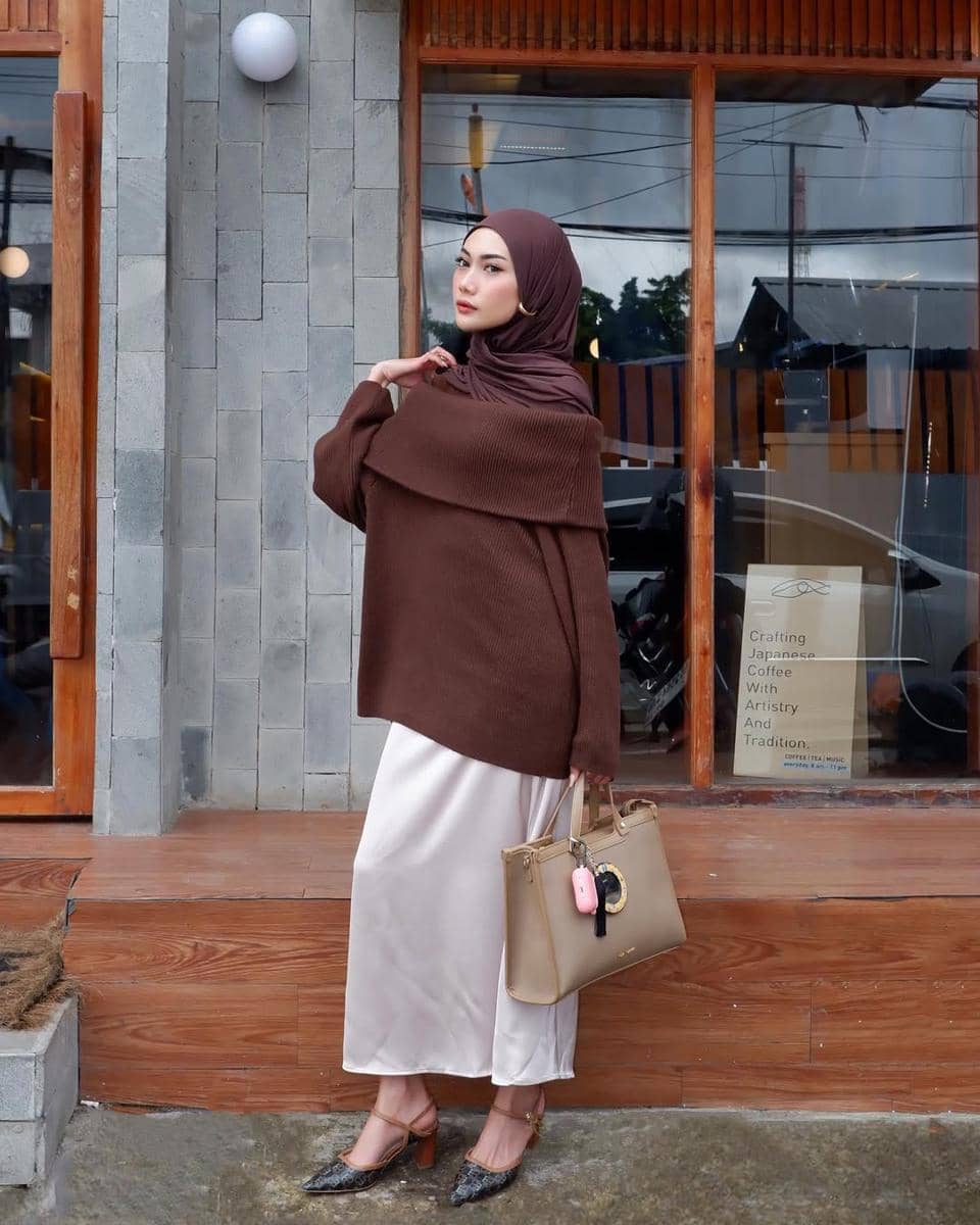 OOTD Cafe Hopping ala Atha Fathiyyah 