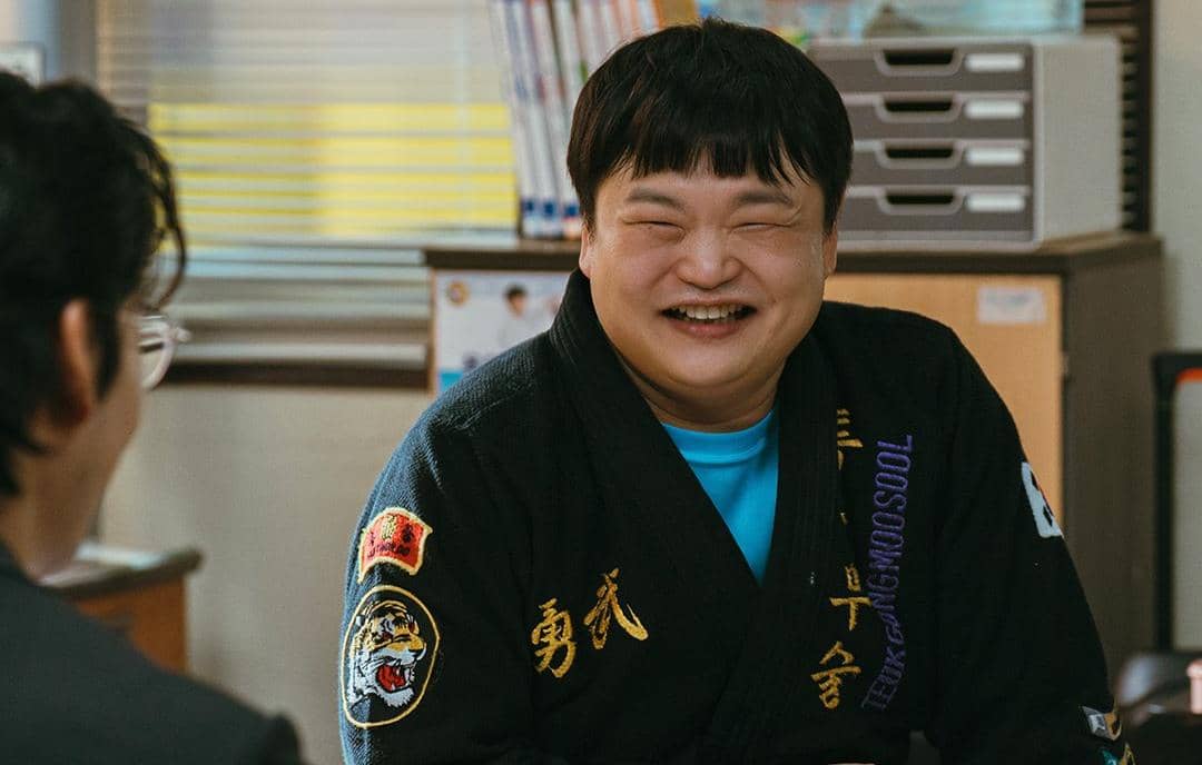 cuplikan drakor Heroes Next Door