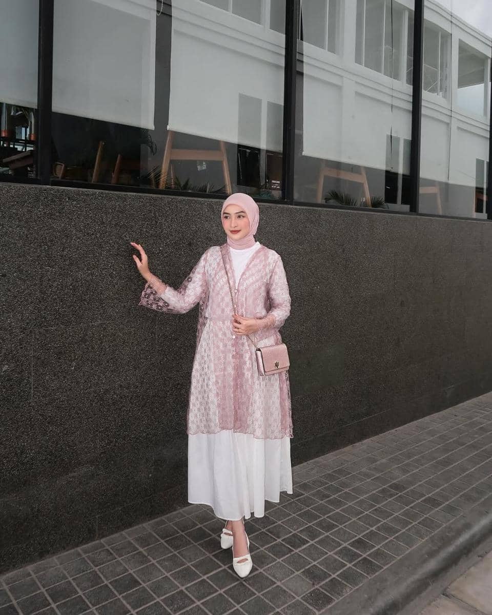Inspirasi OOTD ala Ingrid Yulika