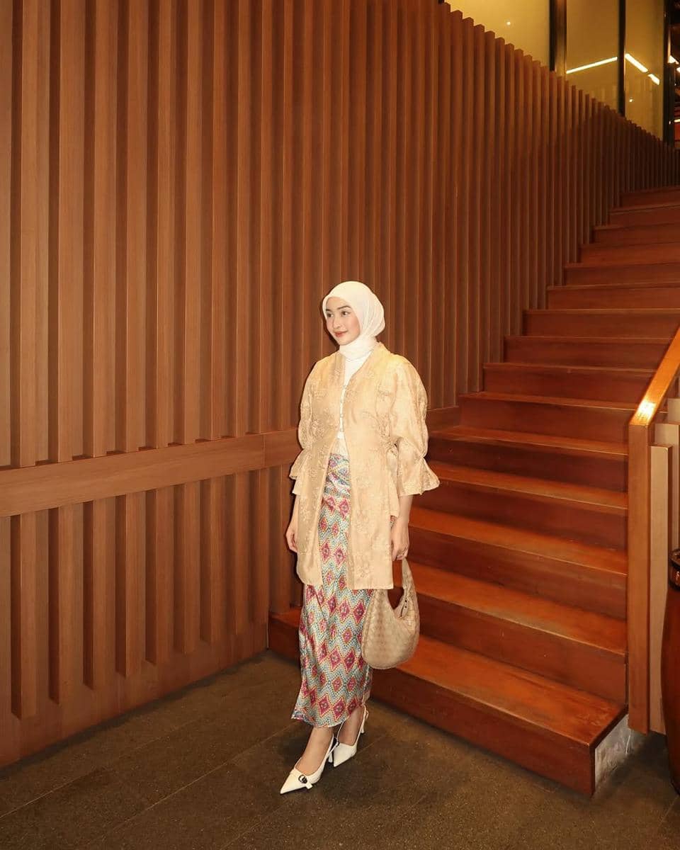 Inspirasi OOTD ala Ingrid Yulika