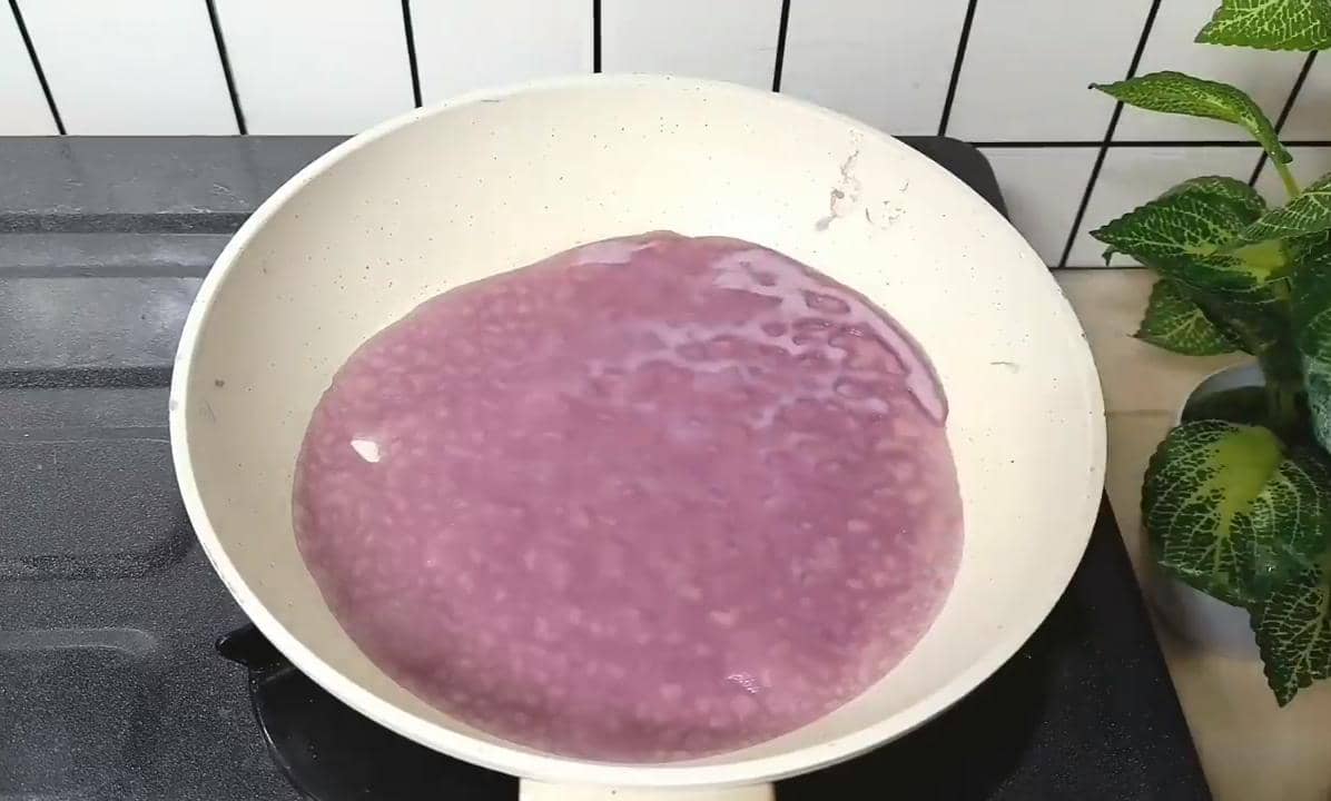 ilustrasi membuat kulit dadar ubi ungu