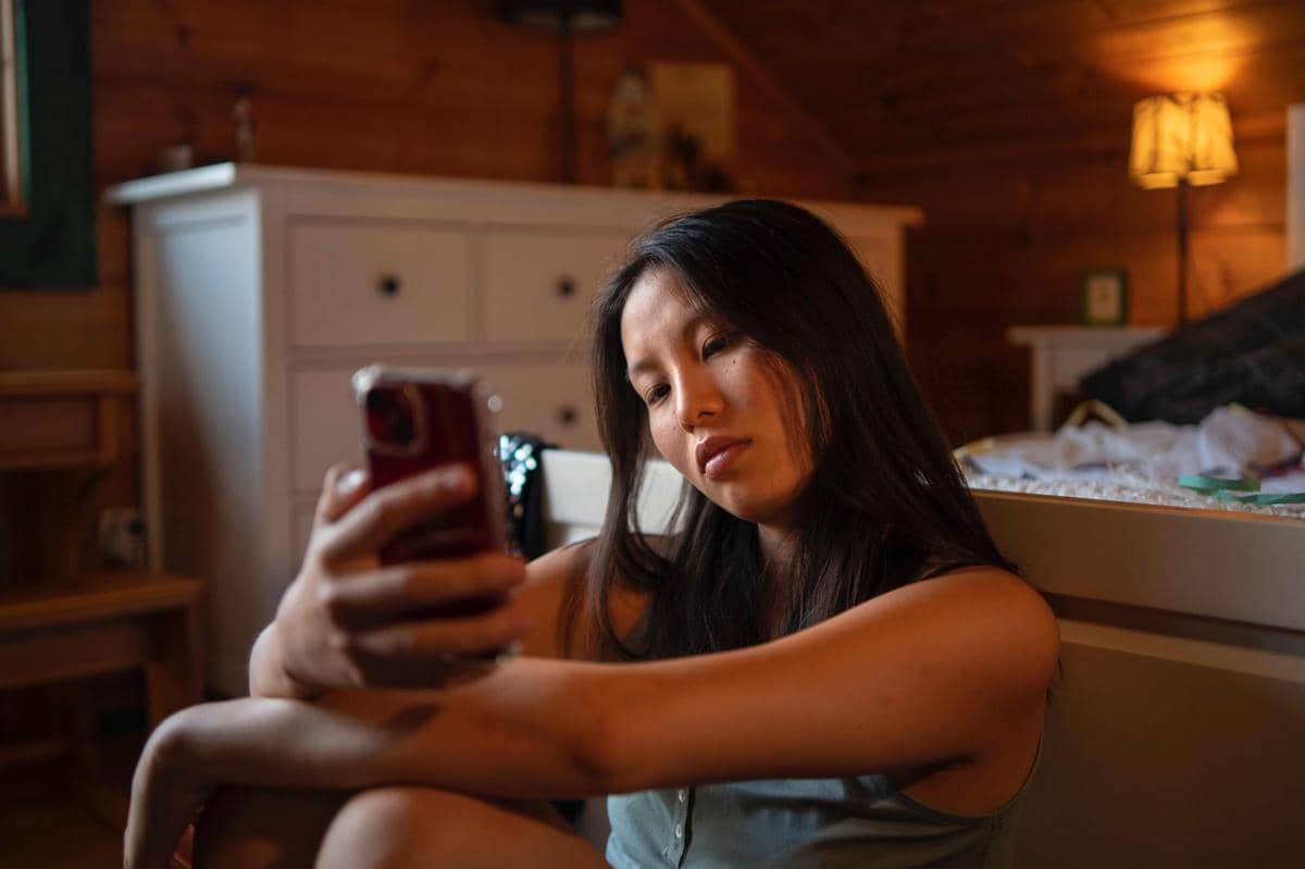 stalking sosial media