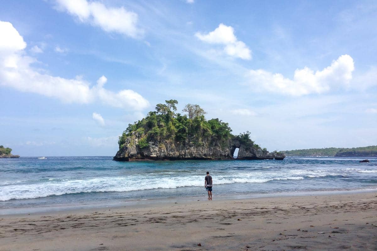 Pantai Crystal Bay di Nusa Penida 