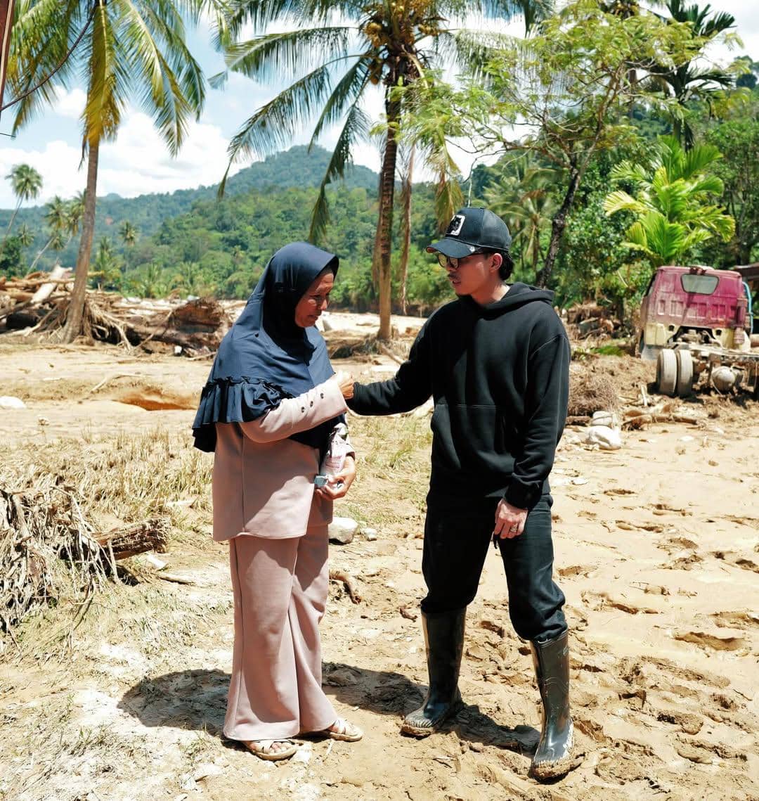 Atta Halilintar beri bantuan kemanusiaan ke Sumatra Barat.