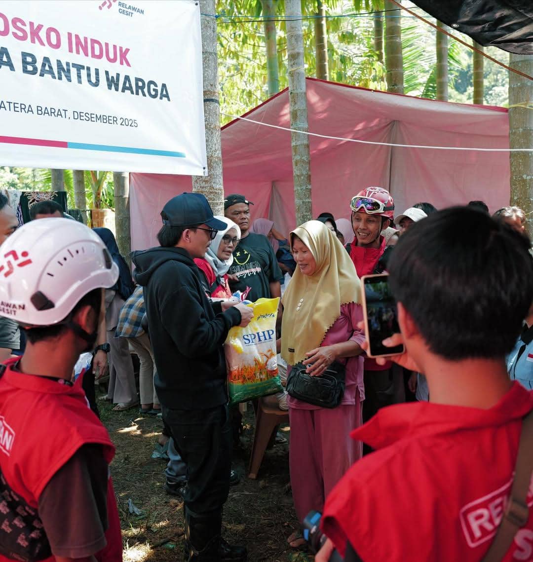 Atta Halilintar beri bantuan kemanusiaan ke Sumatra Barat.