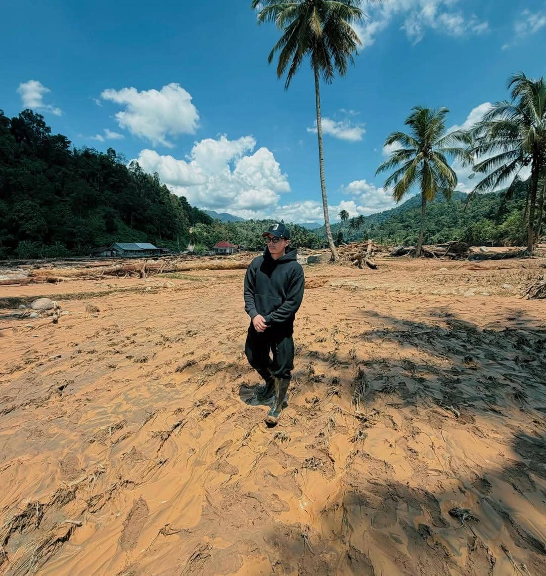 Atta Halilintar beri bantuan kemanusiaan ke Sumatra Barat.