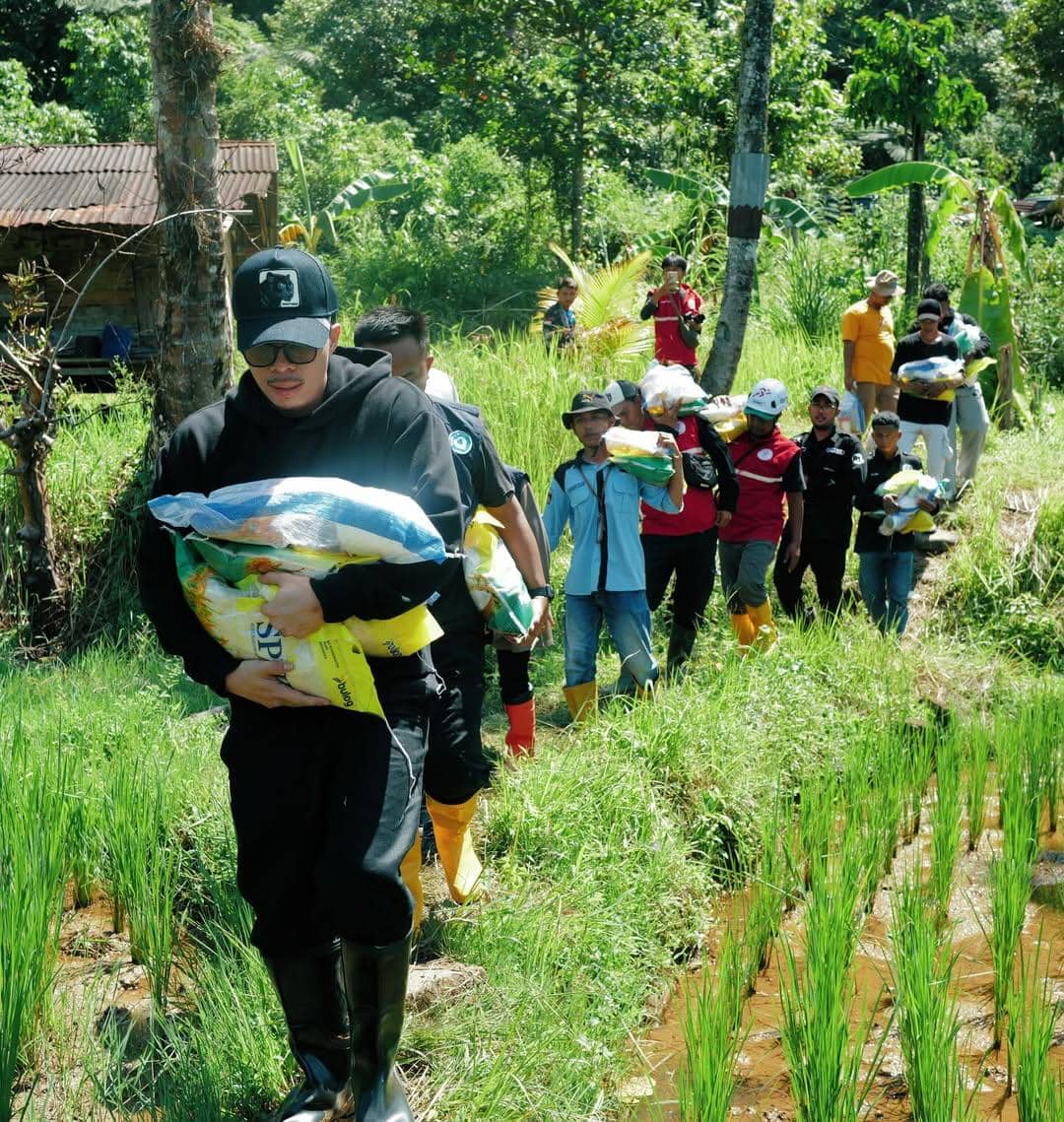 Atta Halilintar beri bantuan kemanusiaan ke Sumatra Barat.