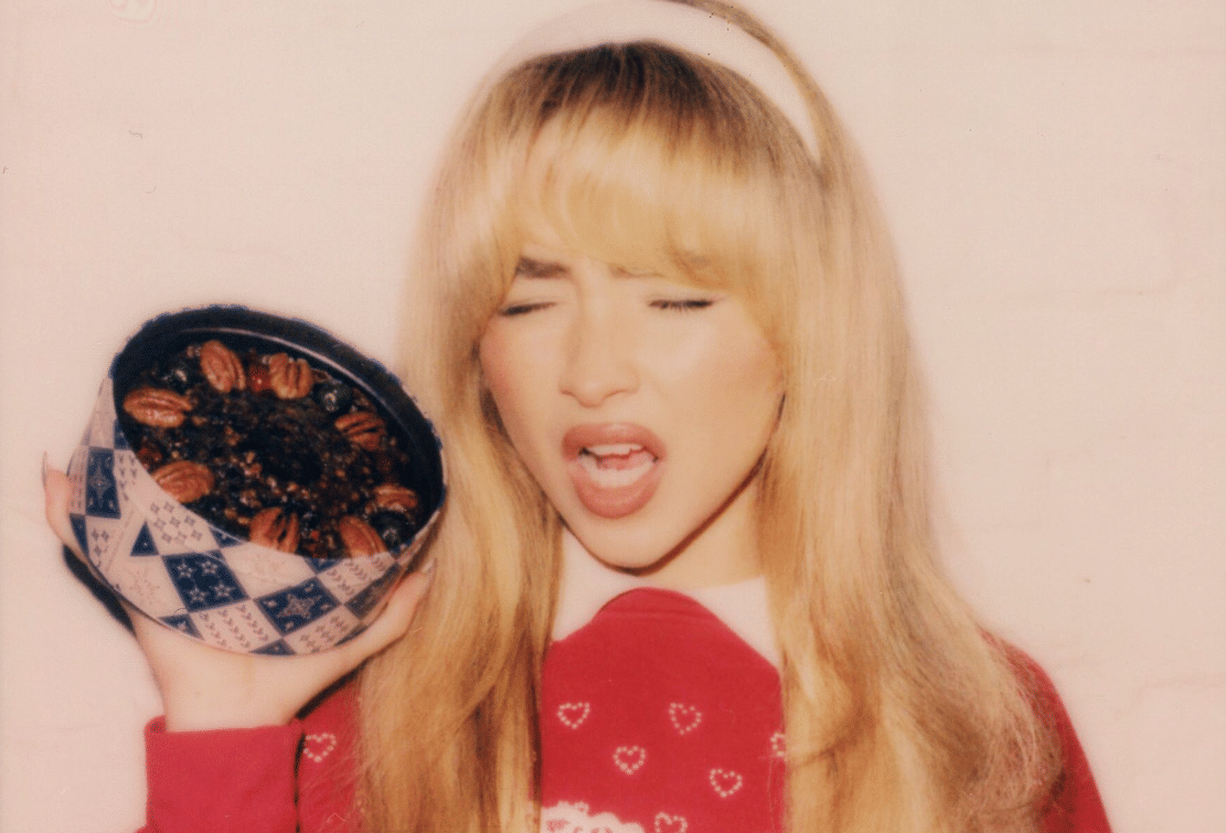 Sabrina Carpenter di EP fruitcake