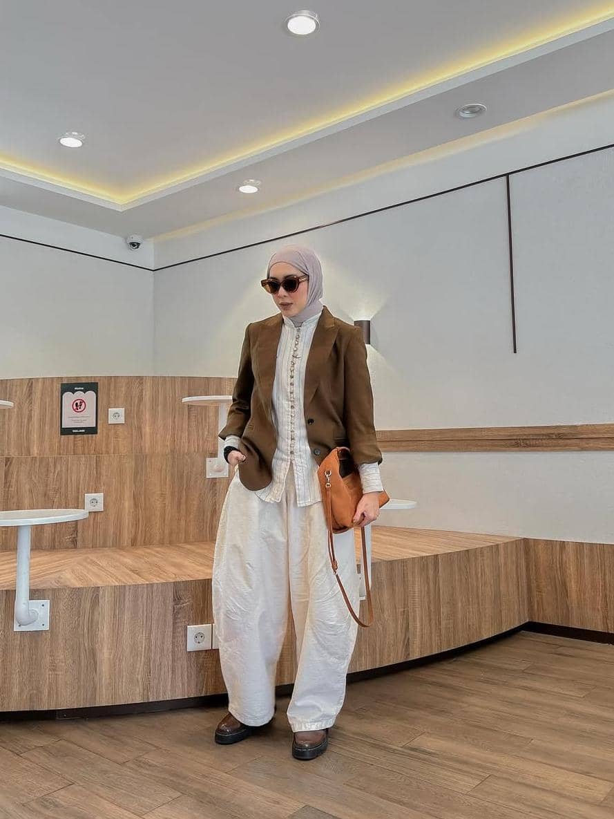 Inspirasi outfit modest wear ala Richa Iskak