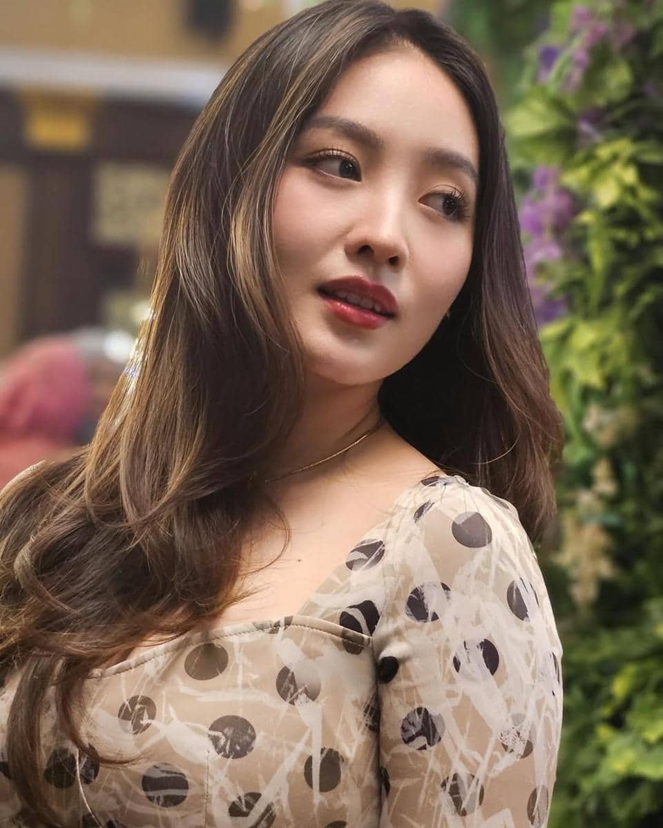 inspirasi makeup natural untuk kuliah ala Natasha Wilona