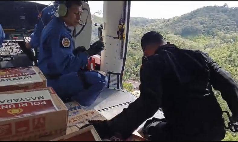 Kepolisian Republik Indonesia (Polri) mengirimkan bantuan logistik ke wilayah terdampak bencana di Sumatra Utara (Sumut), Minggu (30/11/2025). (Dok. Humas Polri)