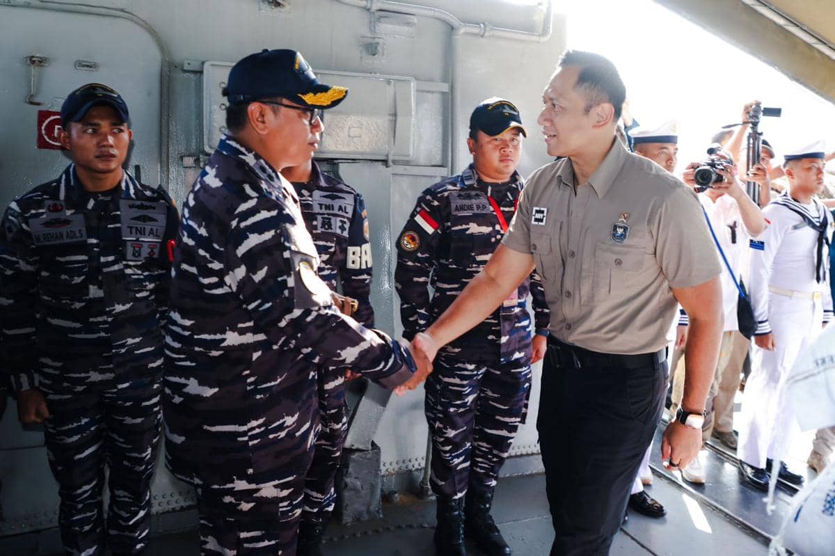 AHY tinjau pelabuhan belawan di Sumatra Utara