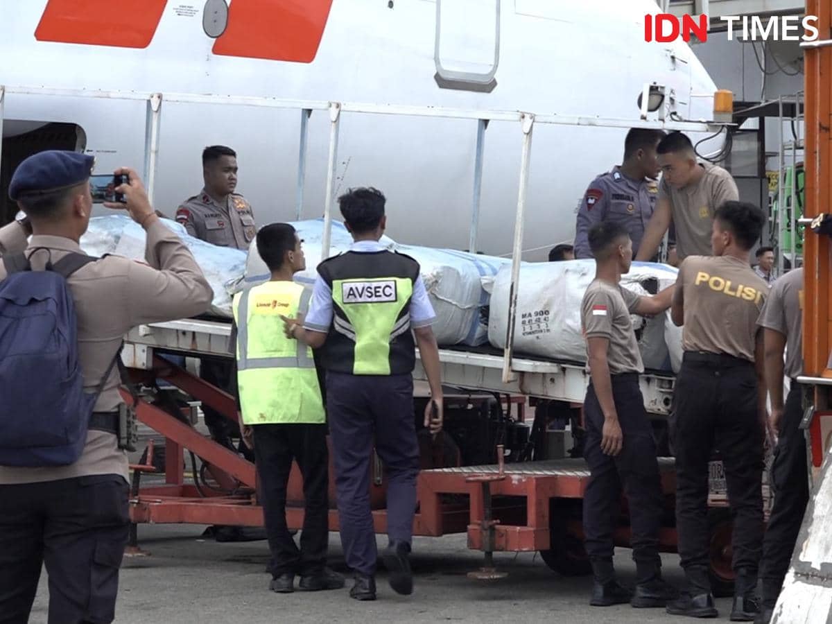 Polri kirim 10 ton bantuan logistik untuk Sumatra dan Aceh