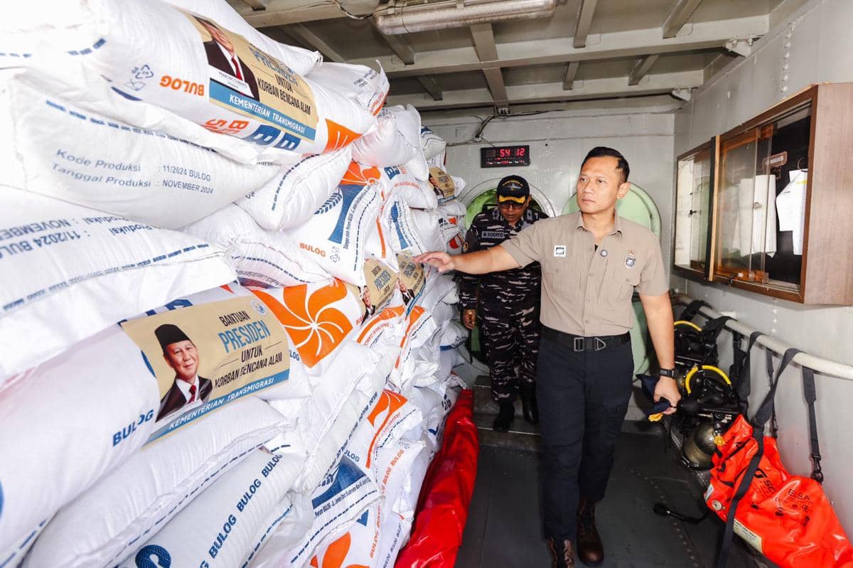 AHY tinjau pelabuhan belawan di Sumatra Utara