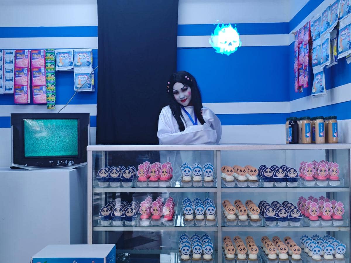 Nyasar ke Dimensi Facebook.