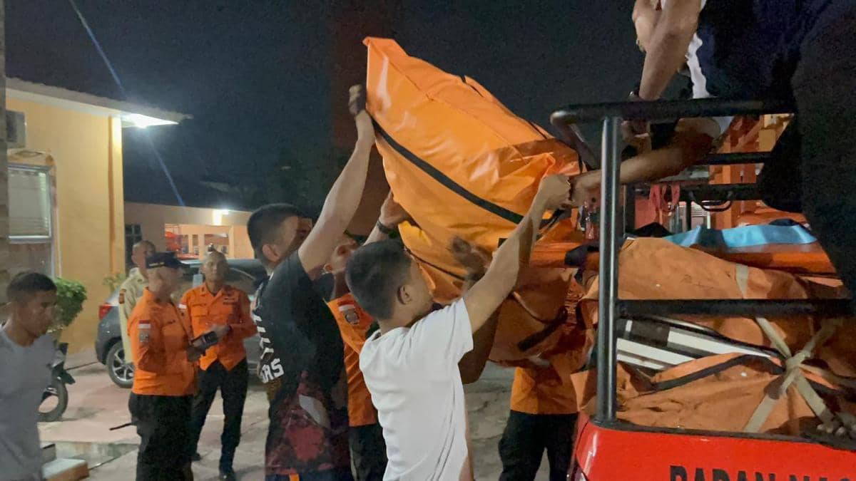 Tim SAR Palembang menerjunkan 15 tim untuk melakukan rescue di Sumbar.
