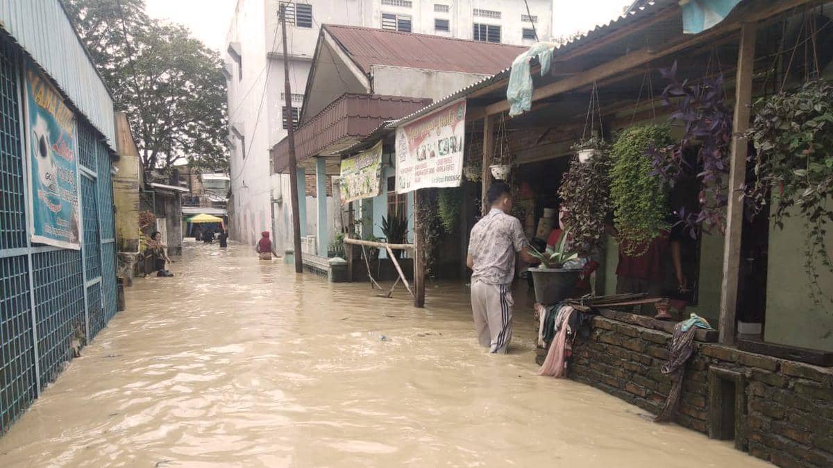 Kondisi banjir yang melanda Kota Medan dan sekitarnya (dok.Maxride)