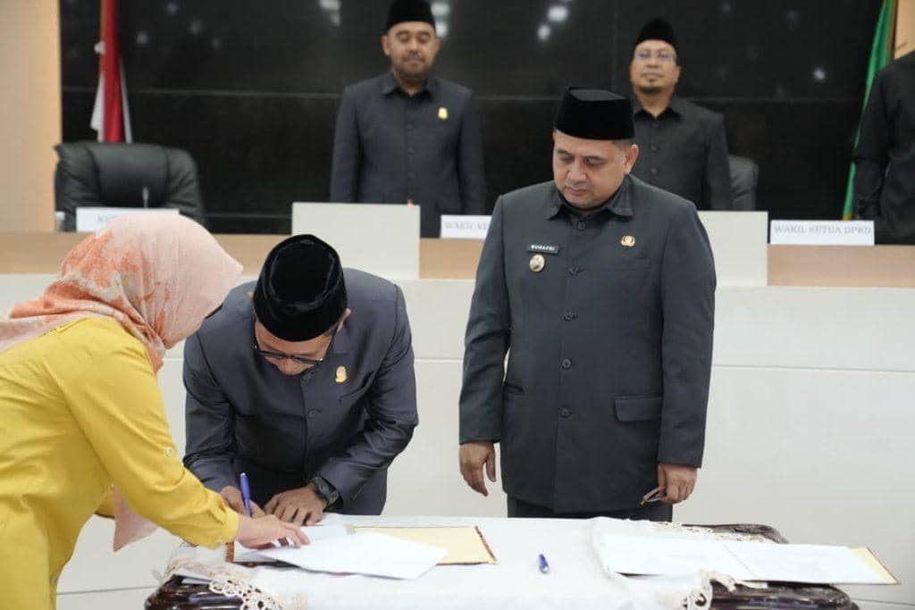 DPRD dan Pemkot Makassar sepakat menetapkan Ranperda penetapan APBD Tahun 2026, melalui Rapat Paripurna di Balai Kota Makassar, Minggu (30/11/2025). (Dok. Pemkot Makassar)