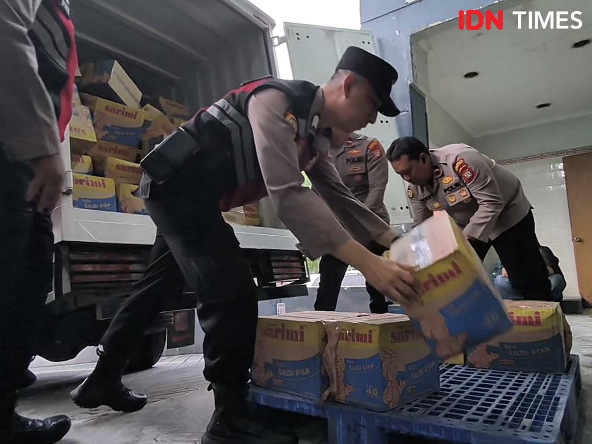 Polri kirim 10 ton bantuan logistik untuk Sumatra dan Aceh