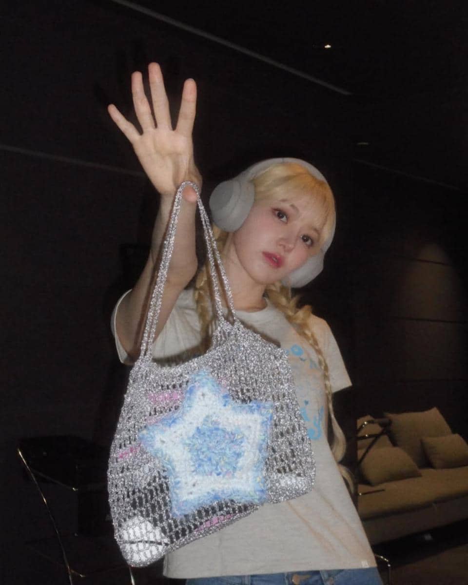 Koleksi rajutan Sakura LE SSERAFIM