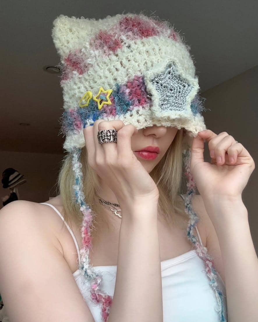 Koleksi rajutan Sakura LE SSERAFIM