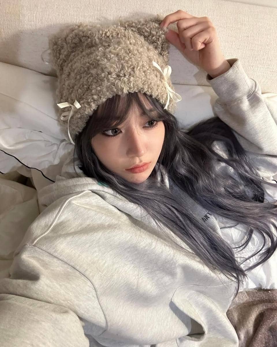 Koleksi rajutan Sakura LE SSERAFIM