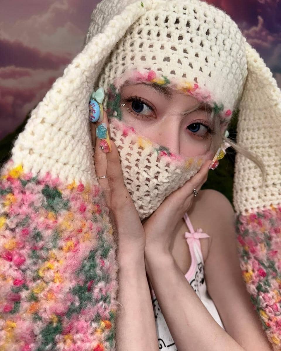 Koleksi rajutan Sakura LE SSERAFIM