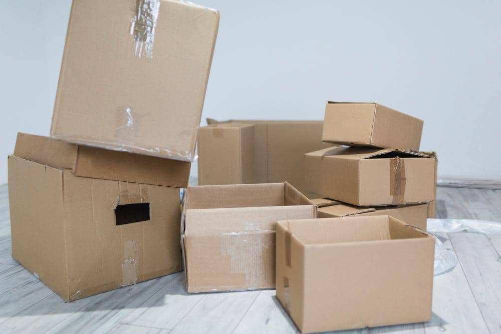 ilustrasi kardus bekas