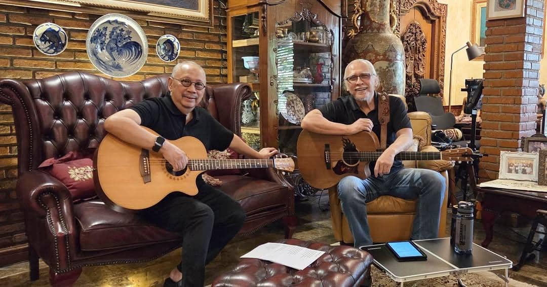 Momen Ebiet G. Ade bersama Iwan Fals