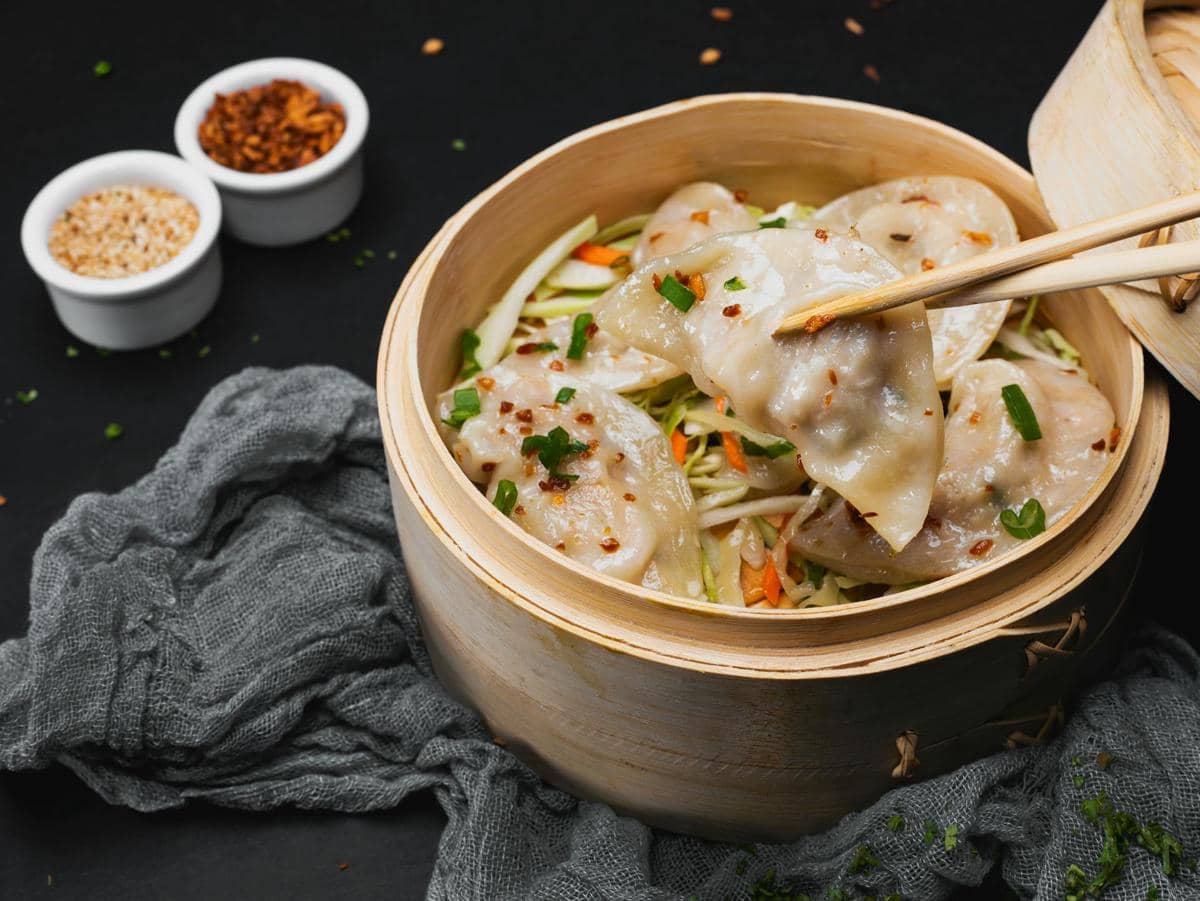 ilustrasi gyoza udang sayur