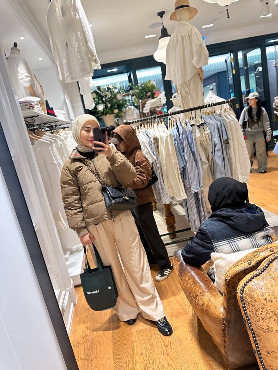 Marissya Icha dan keluarga saat liburan ke Melbourne.