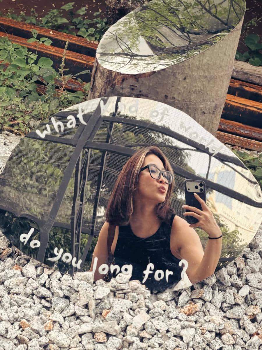 Andrea Dian jalan-jalan di Malaysia.