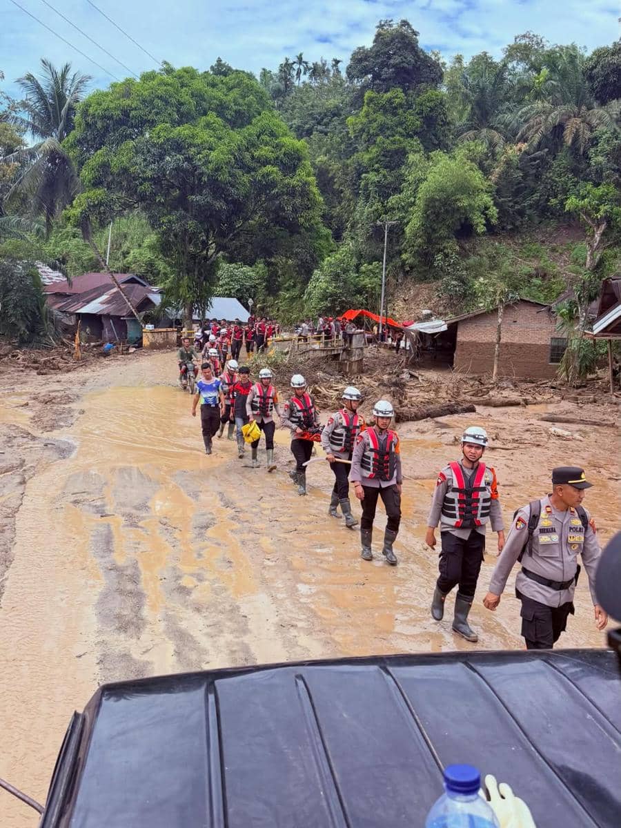Praz Teguh kirim bantuan untuk korban bencana di Sumbar.