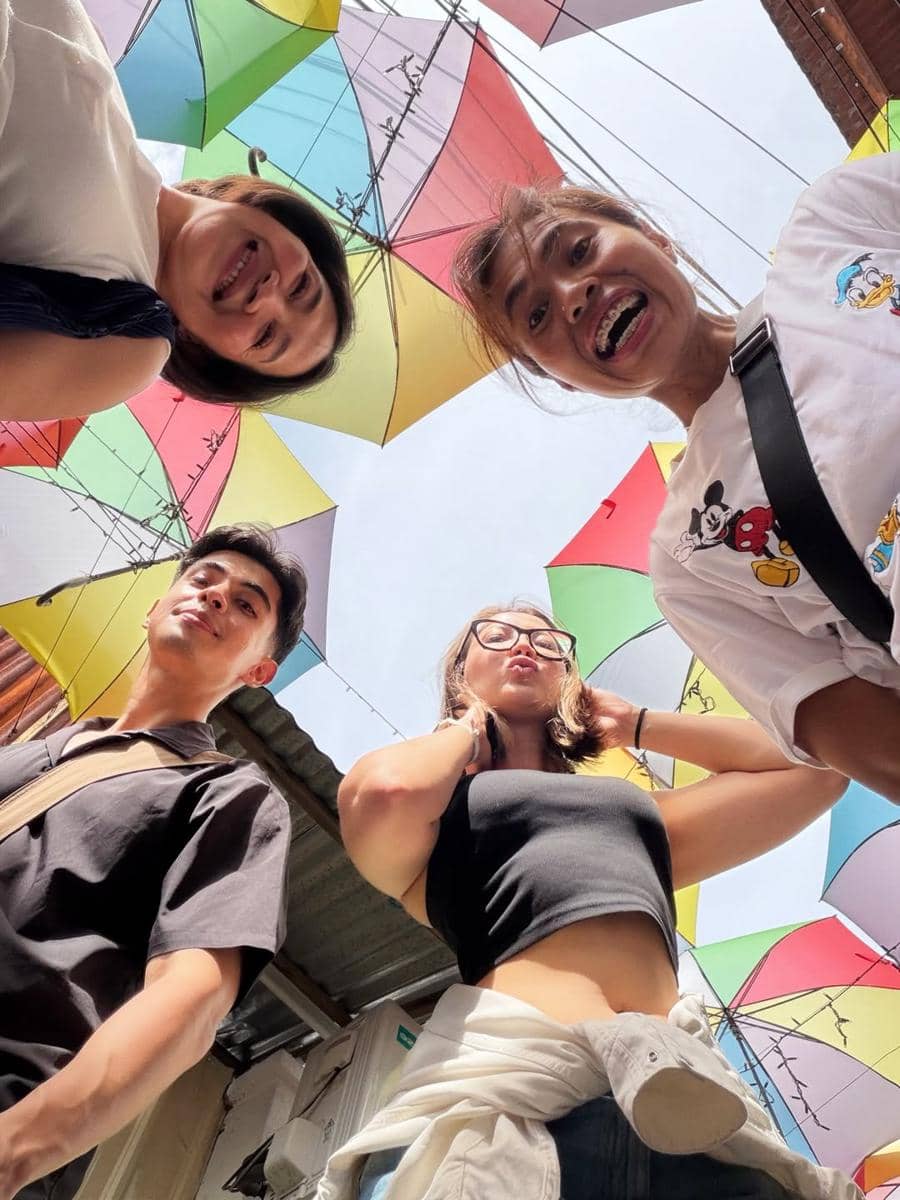 Andrea Dian jalan-jalan di Malaysia.