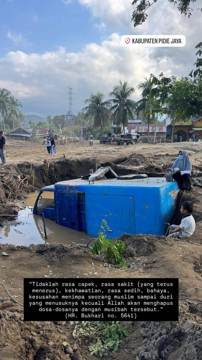 Zaskia Adya Mecca beri bantuan untuk korban banjir di Aceh.