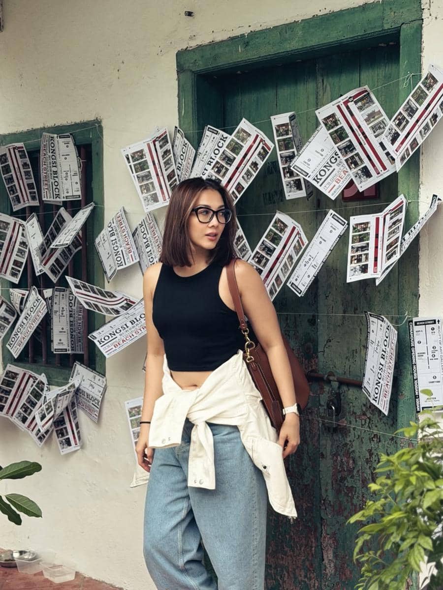 Andrea Dian jalan-jalan di Malaysia.